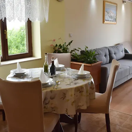 Persic Apartment Moscenice